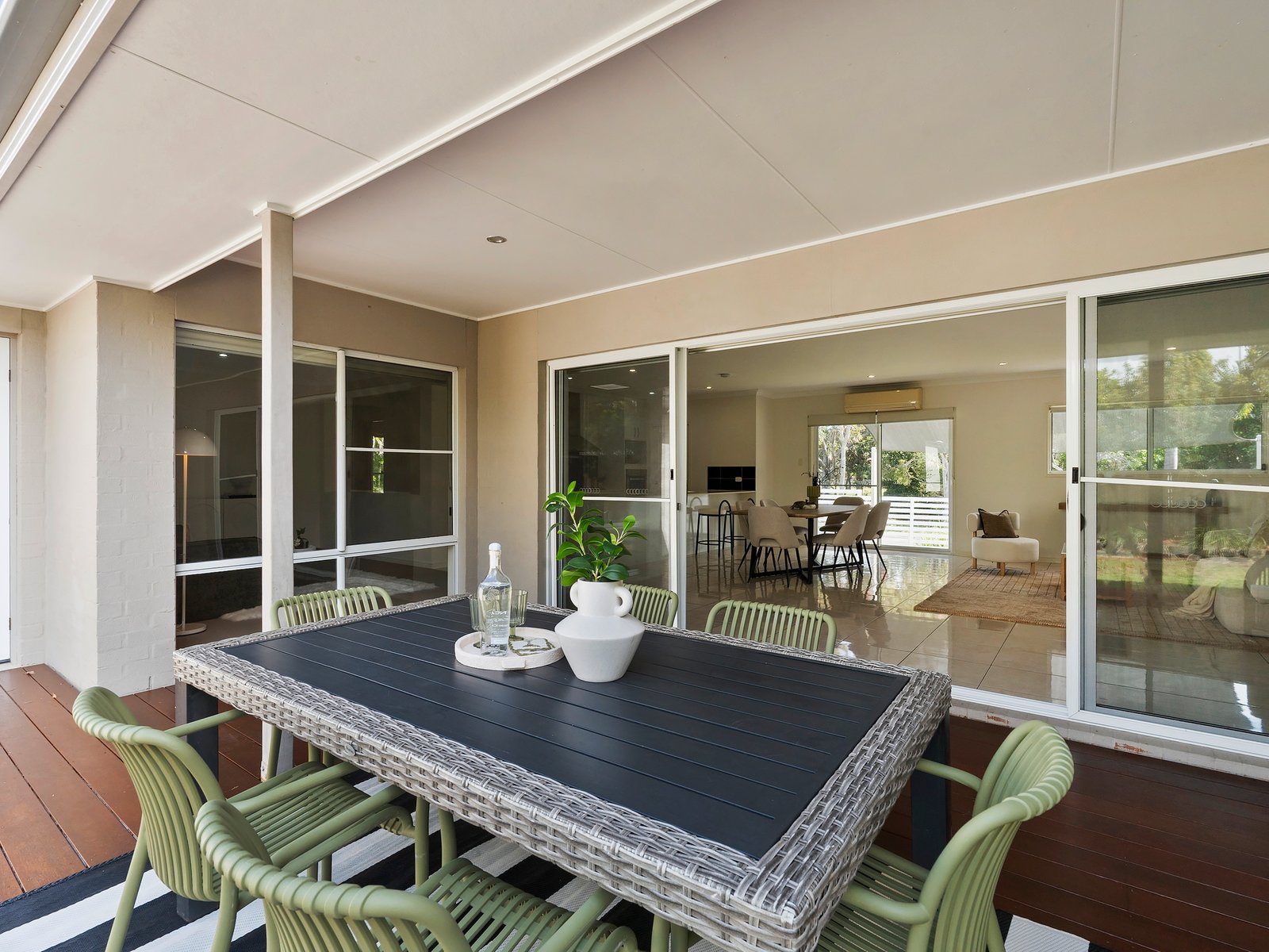 634 Casuarina Way CASUARINA 23