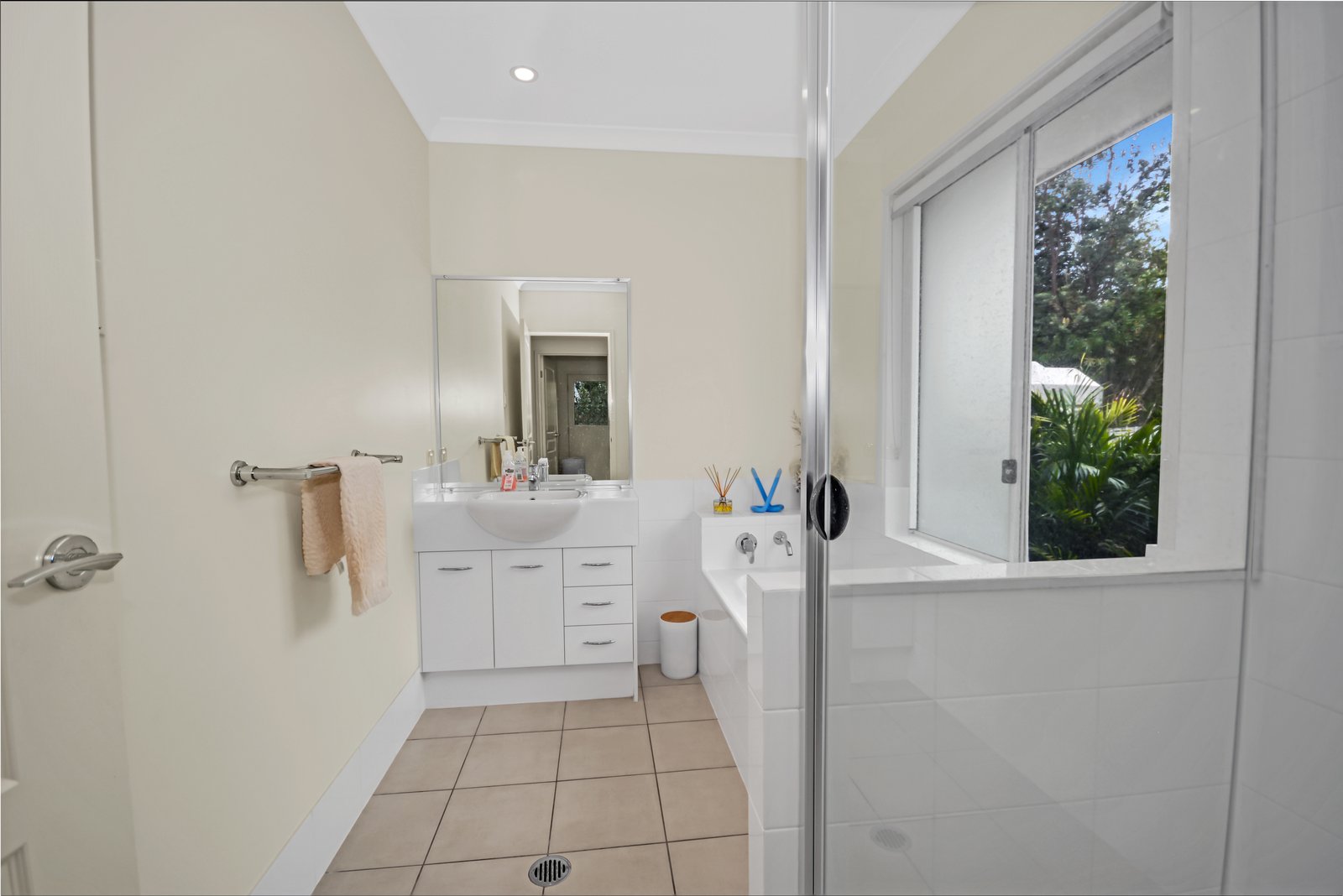 634 Casuarina Way CASUARINA 12