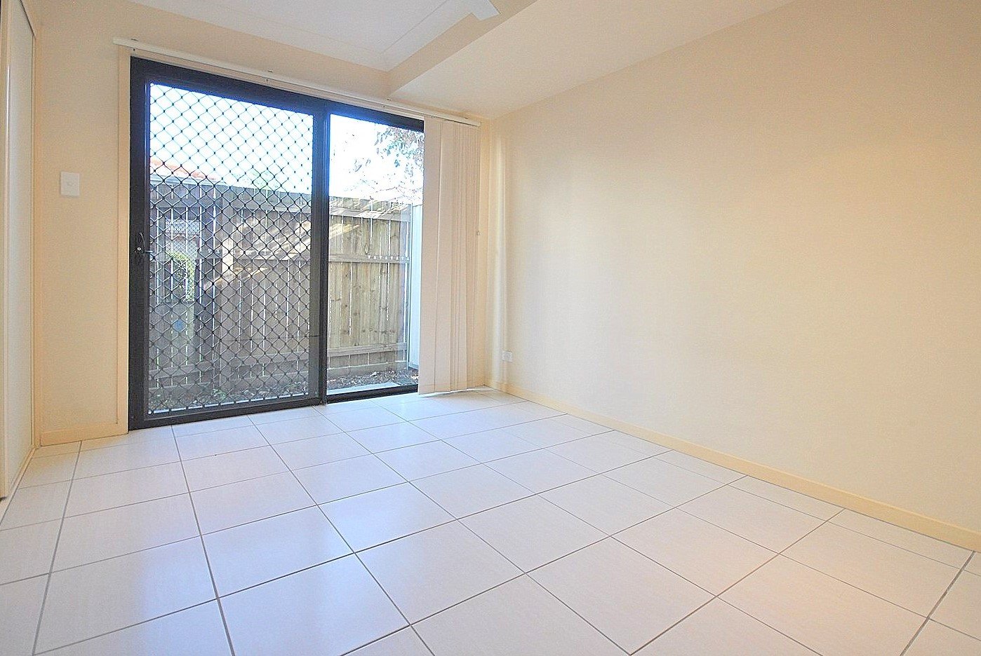 6/35 Harley Street LABRADOR 8