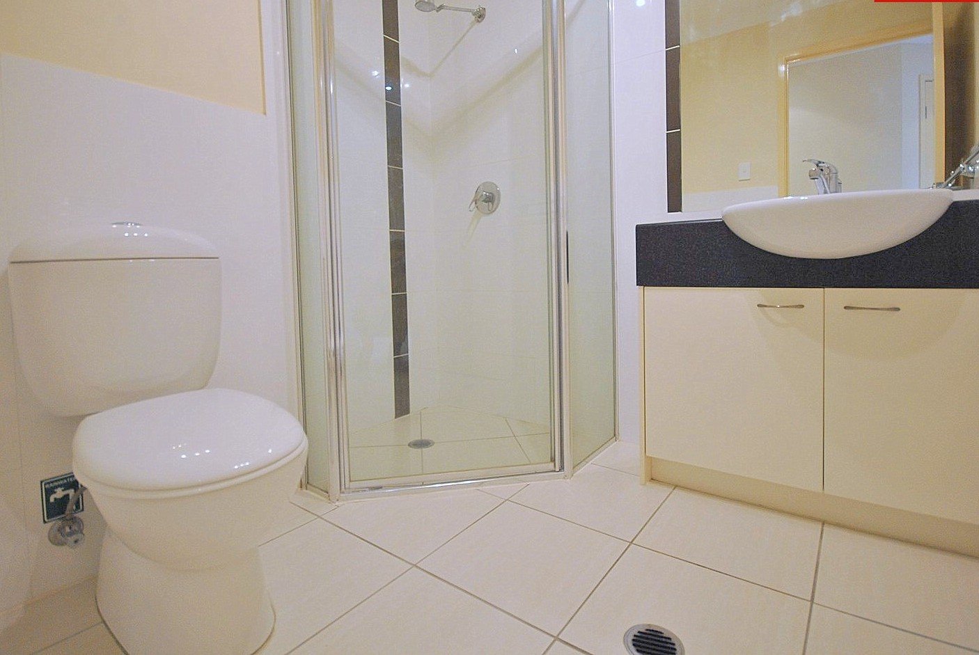 6/35 Harley Street LABRADOR 9