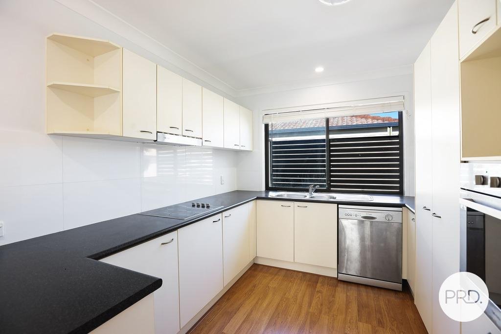 6/35 Harley Street LABRADOR 3