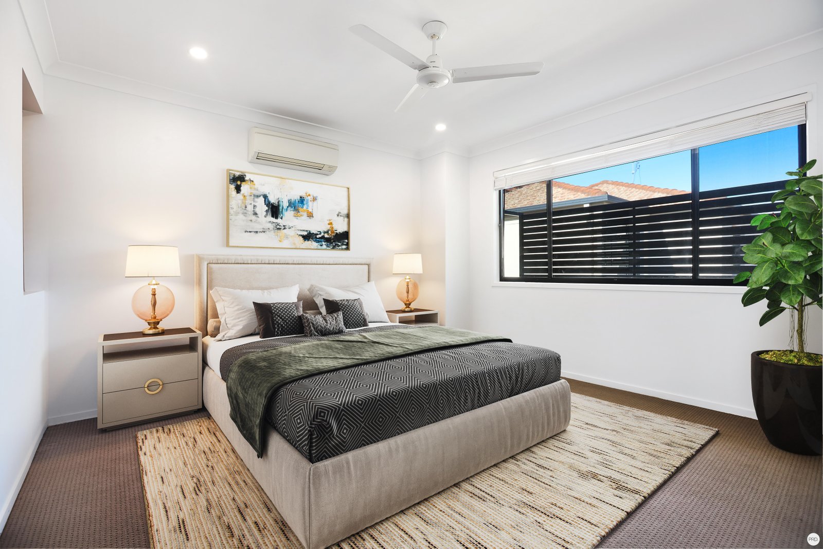 6/35 Harley Street LABRADOR 4