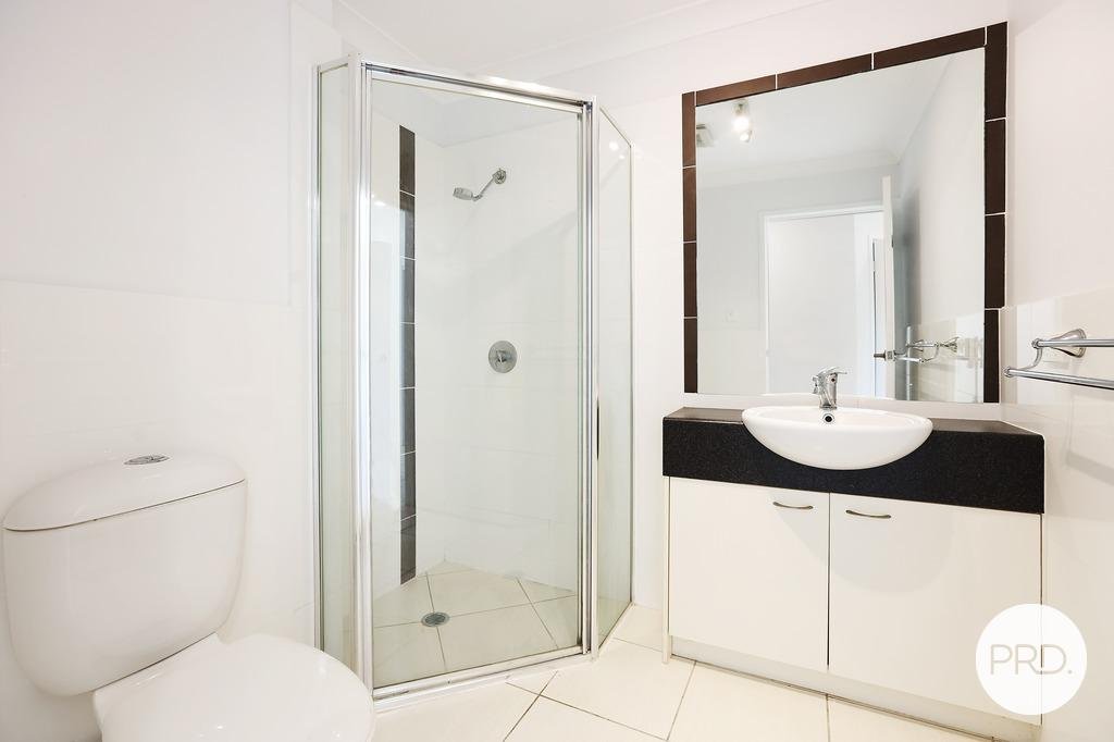 6/35 Harley Street LABRADOR 8