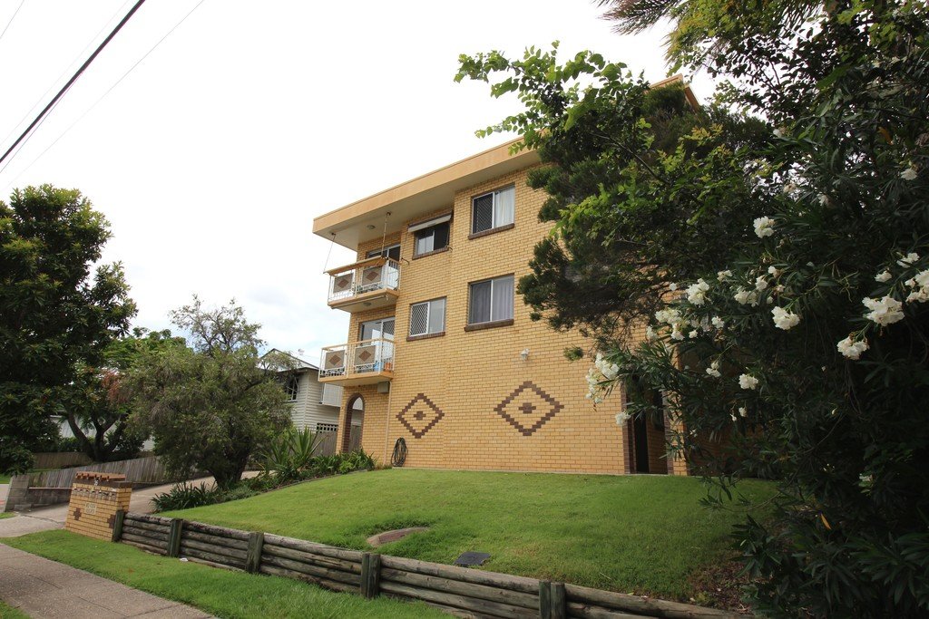 6/35 Miles Street CLAYFIELD 1