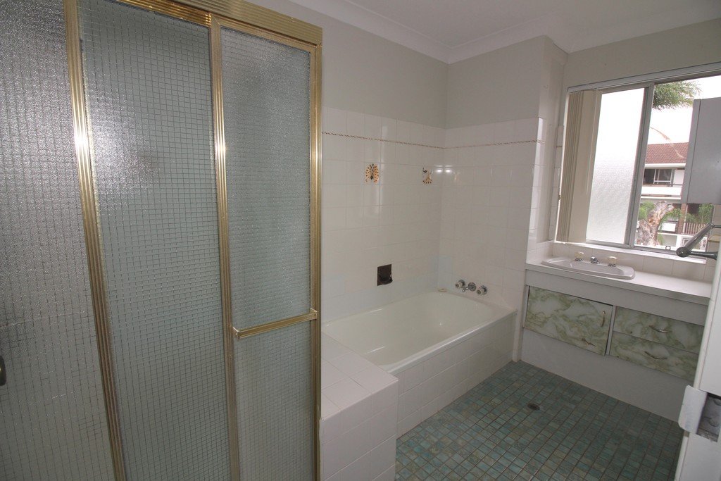 6/35 Miles Street CLAYFIELD 8