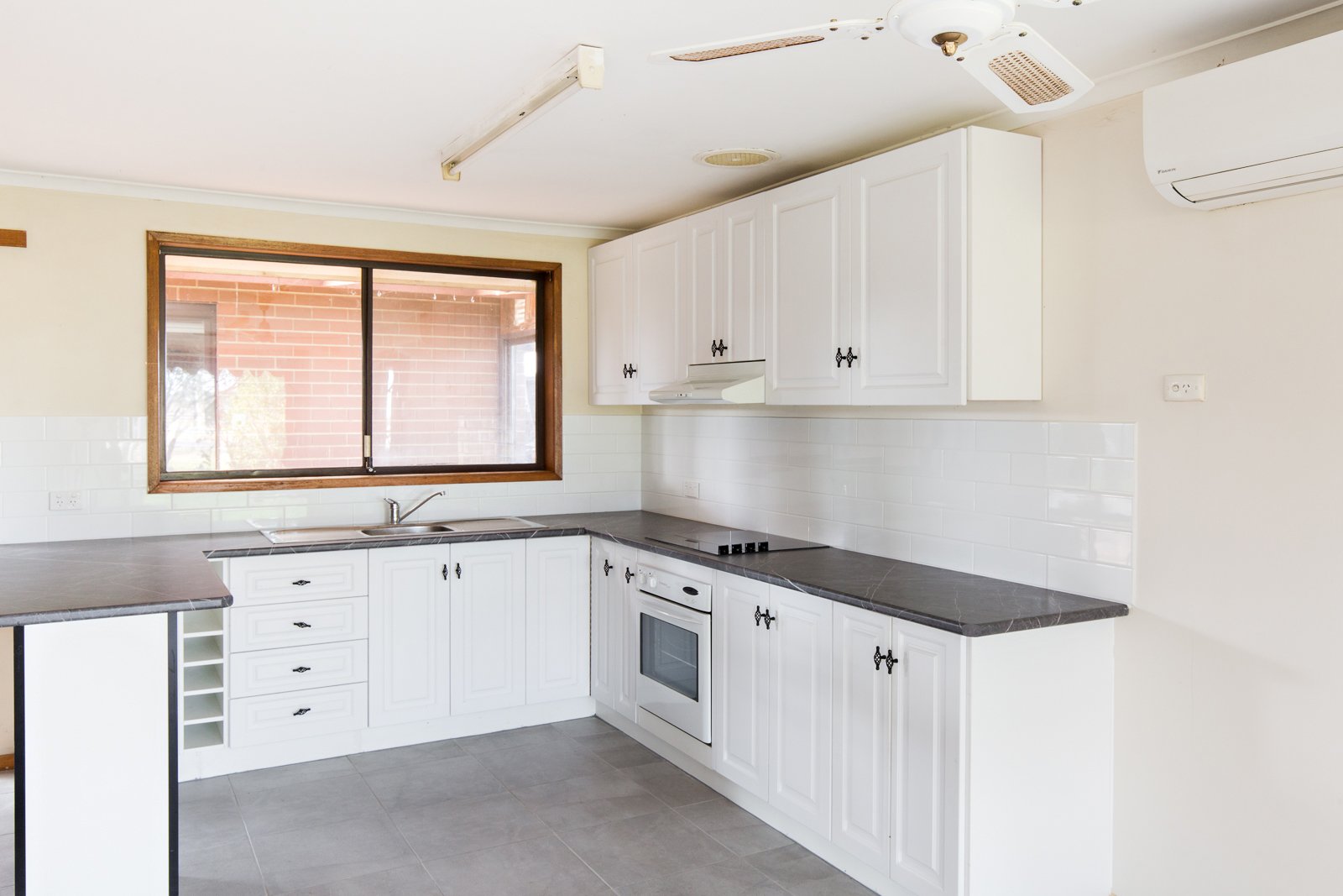 Gallery: 6370 Midland Highway