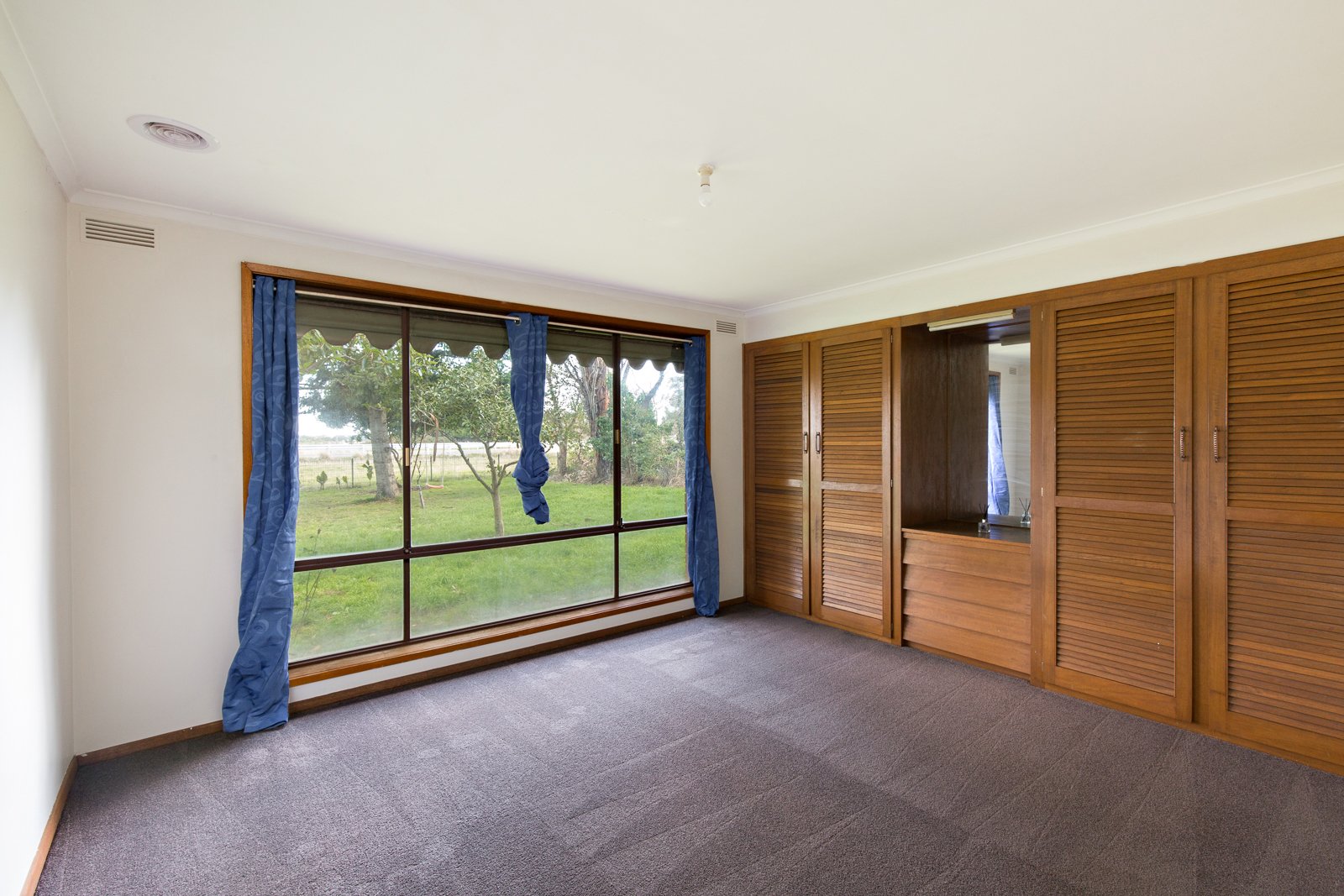 Gallery: 6370 Midland Highway