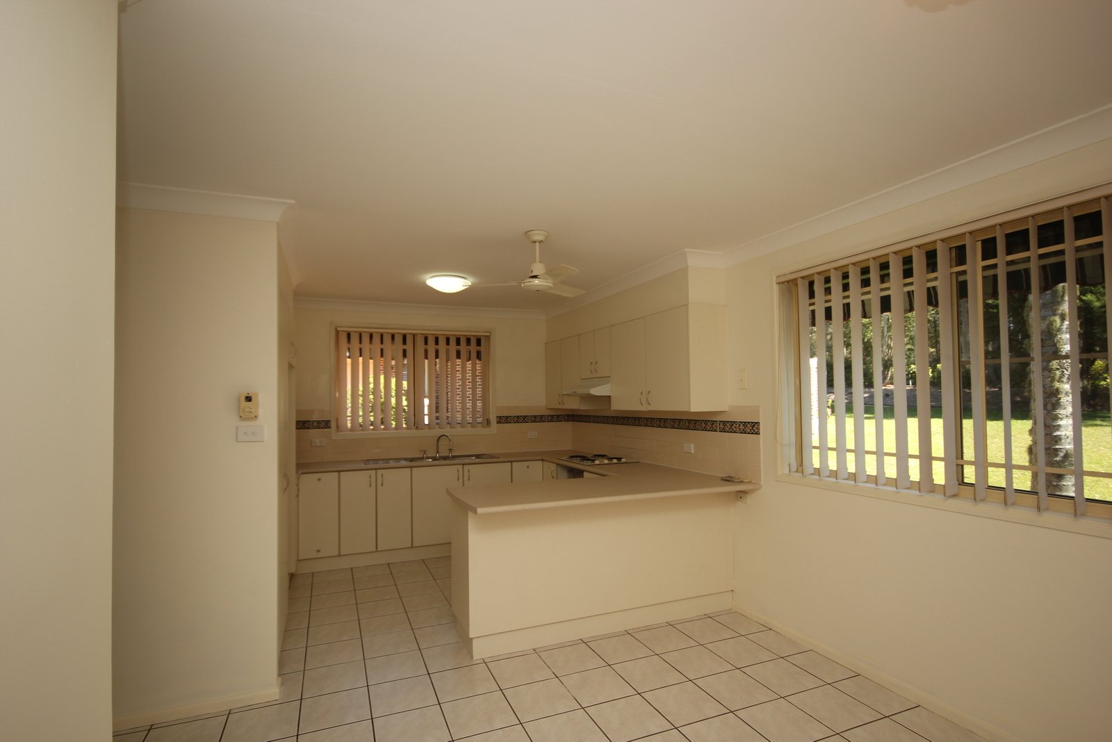 6/372 Ocean Drive WEST HAVEN 2