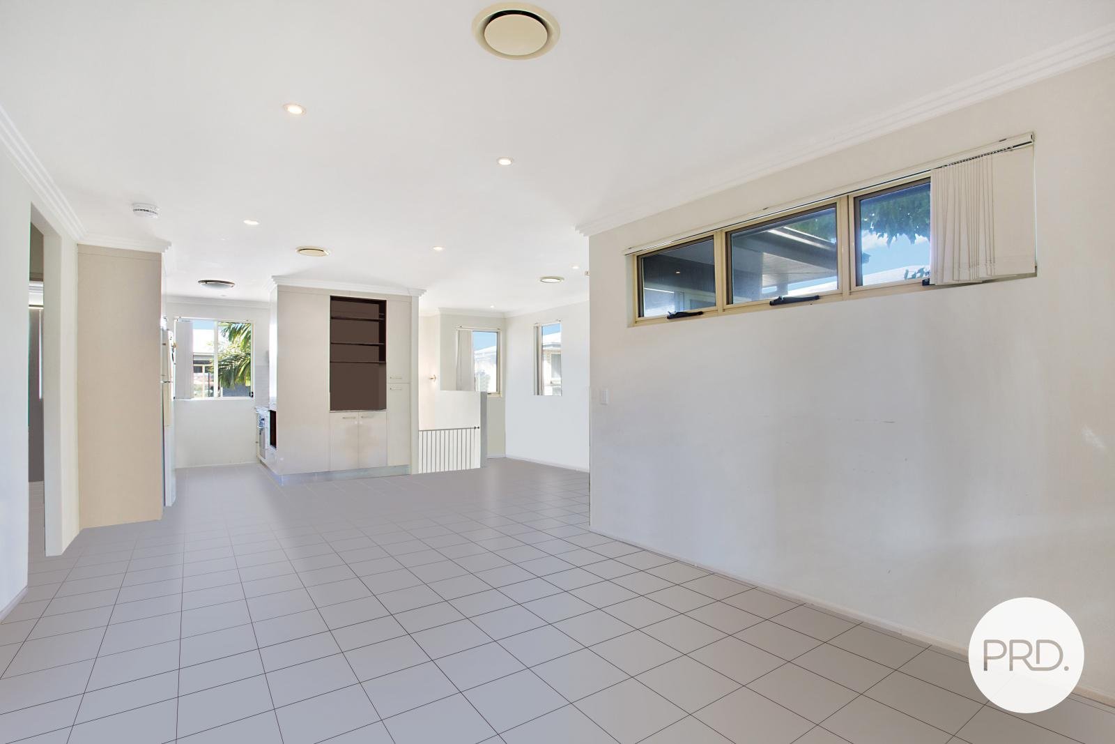 6/4-6 Locke Street SOUTHPORT 3