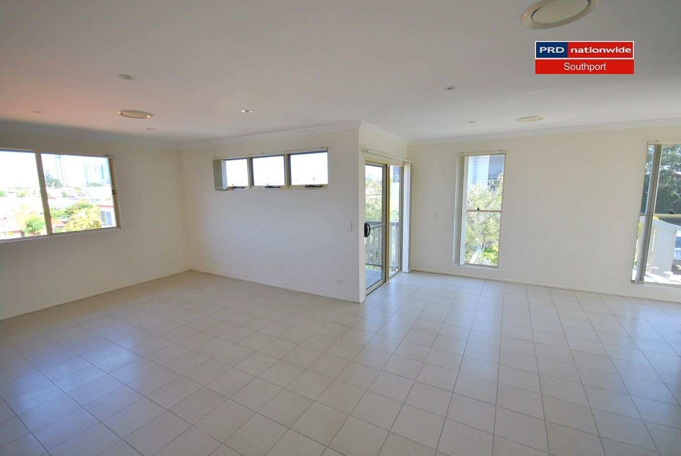 6/4-6 Locke Street SOUTHPORT 4