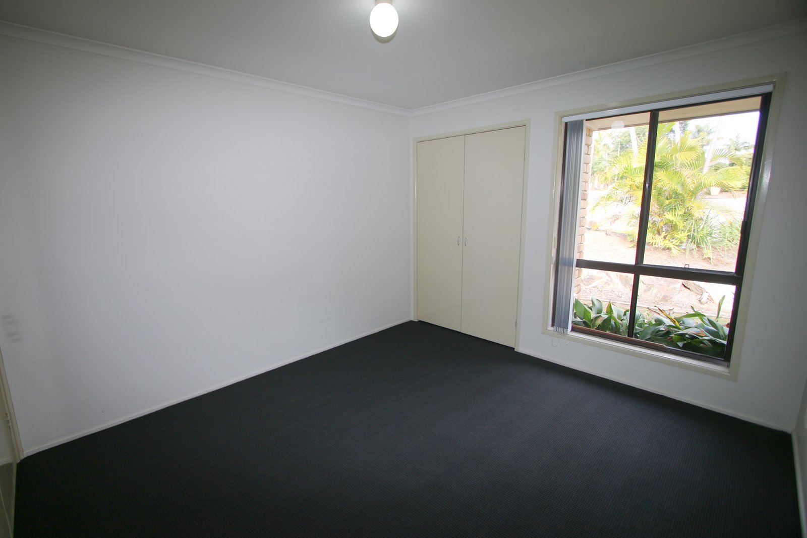 6/4-8 Cassandra Crescent LABRADOR 6