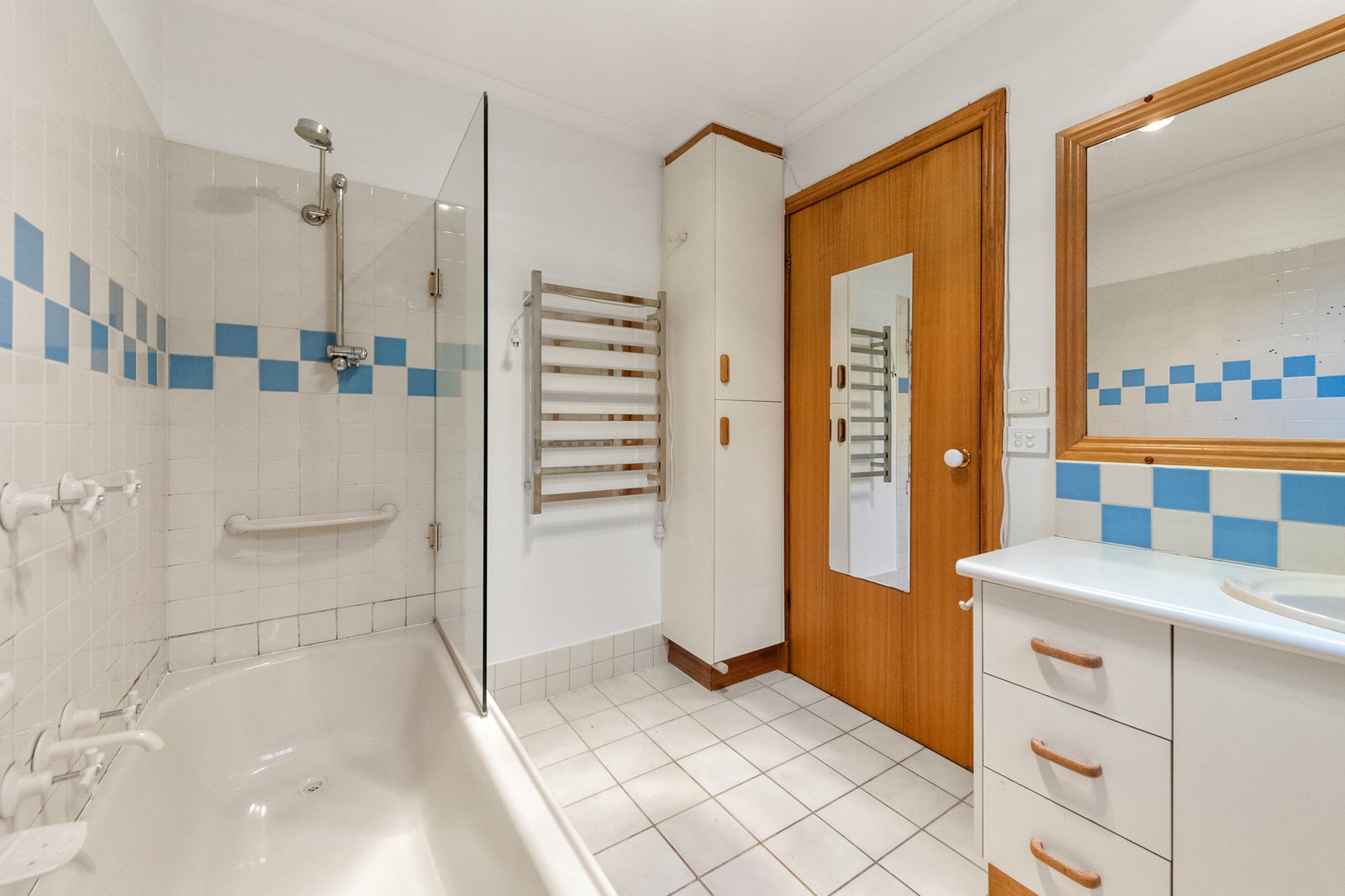 64 Aberdeen Road, Prahran, 3181