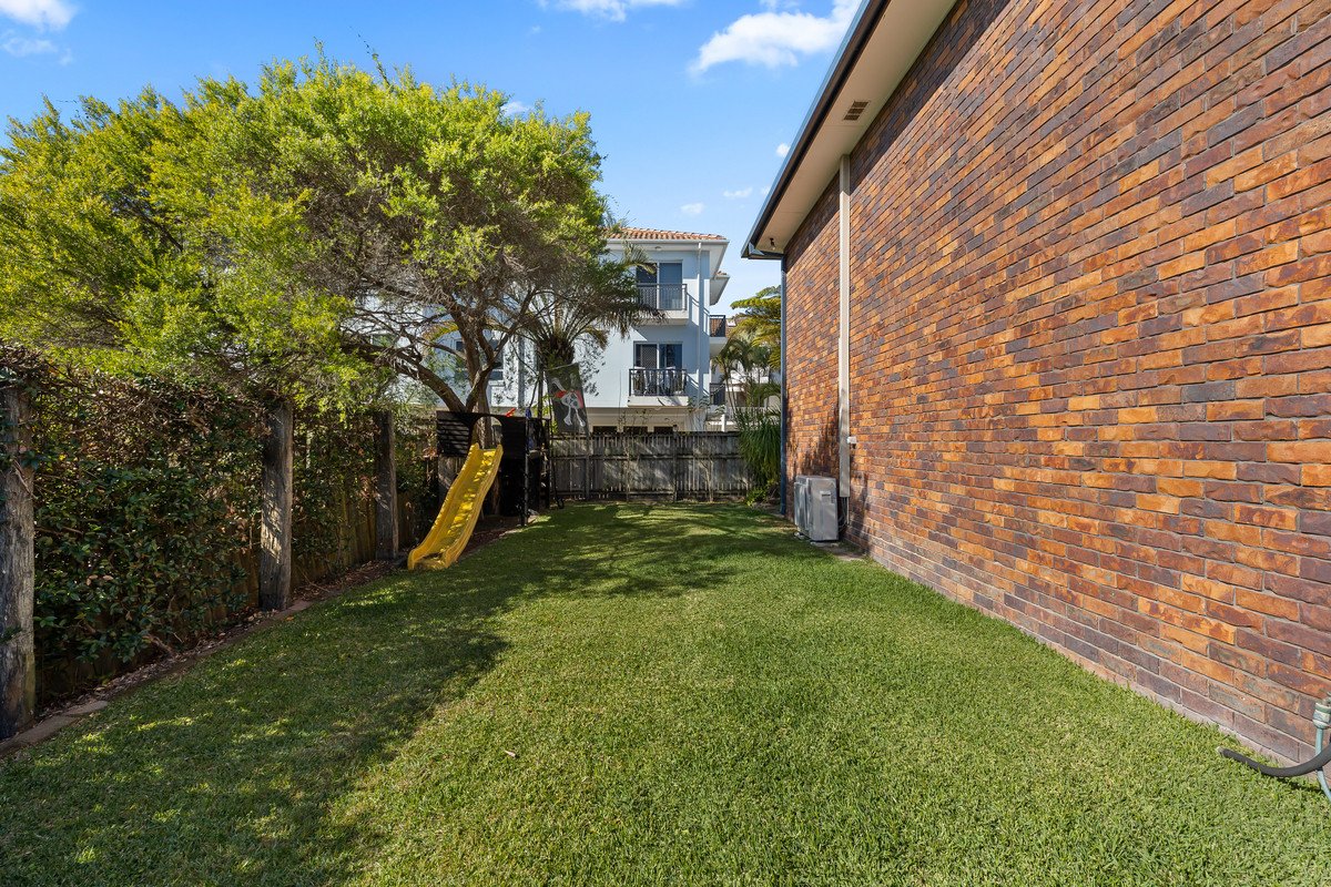 64 Acanthus Avenue Burleigh Waters 12