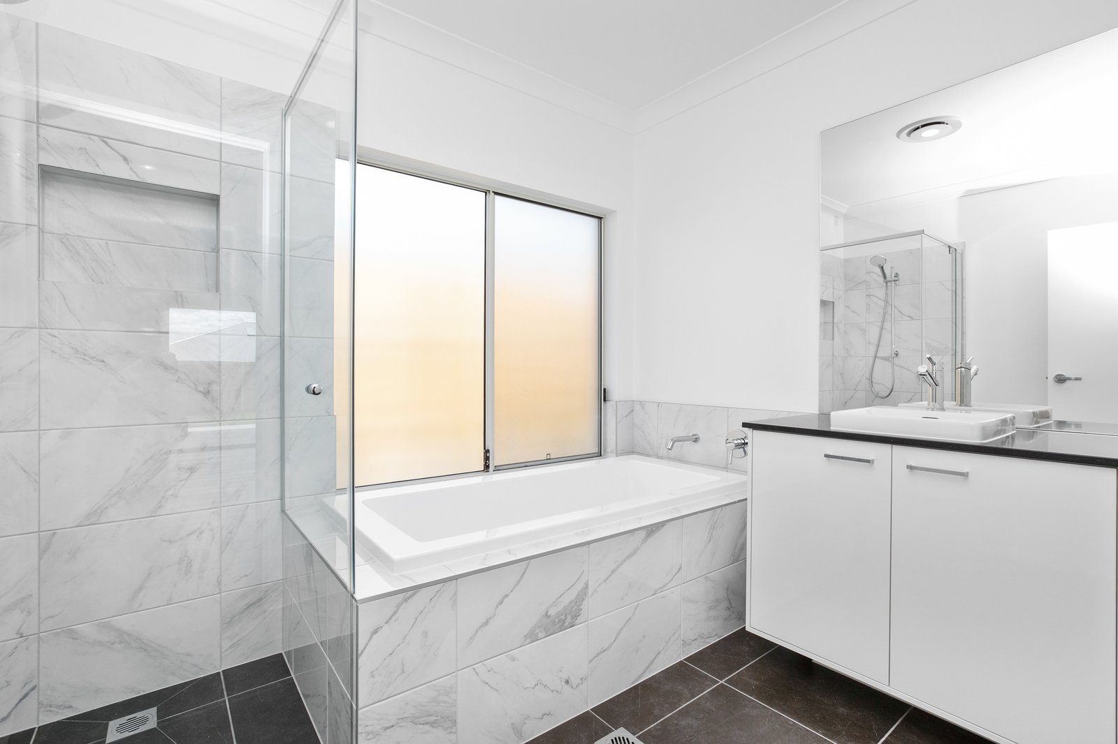 64 Arrowtail Street CHISHOLM 14