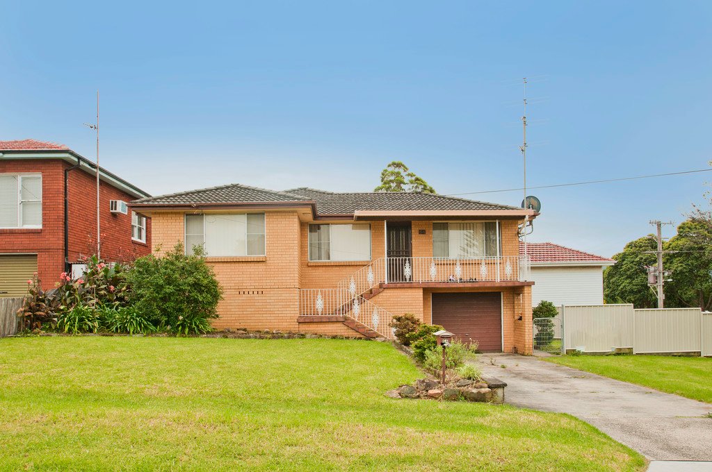 64 Beatus Street UNANDERRA 1