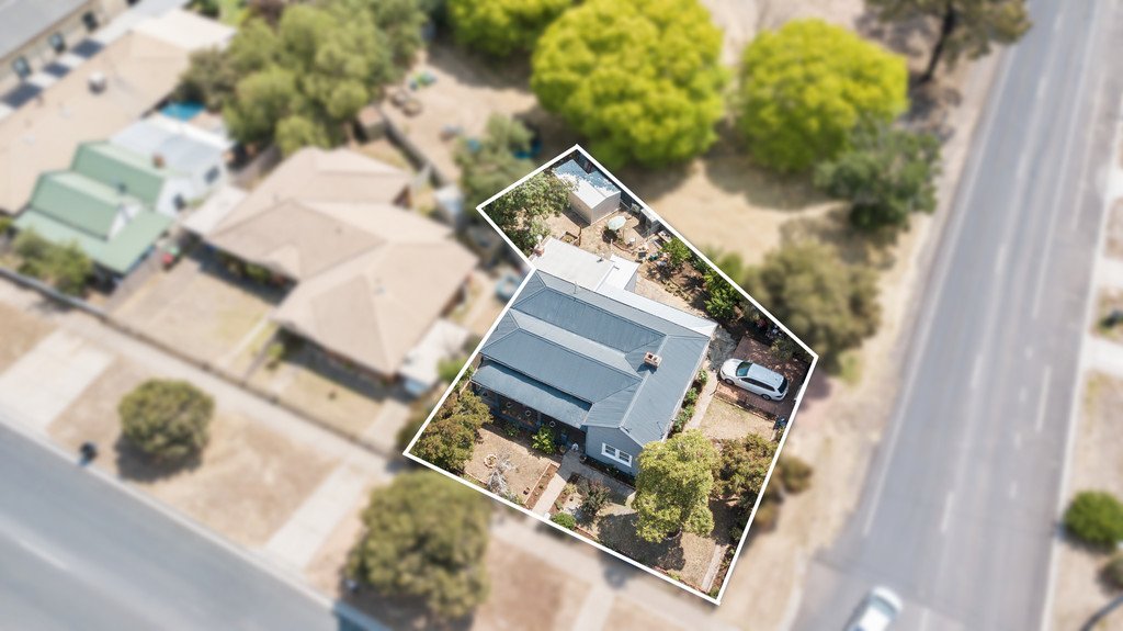 64 Bennett Street LONG GULLY 13