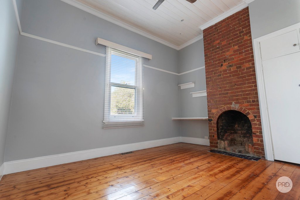 64 Bennett Street LONG GULLY 3