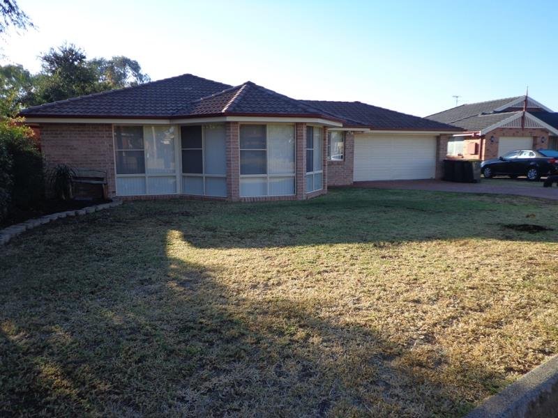 64 Blaxland Way TAMWORTH 1