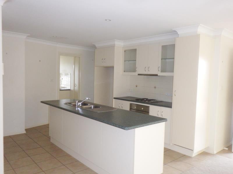 64 Blaxland Way TAMWORTH 2