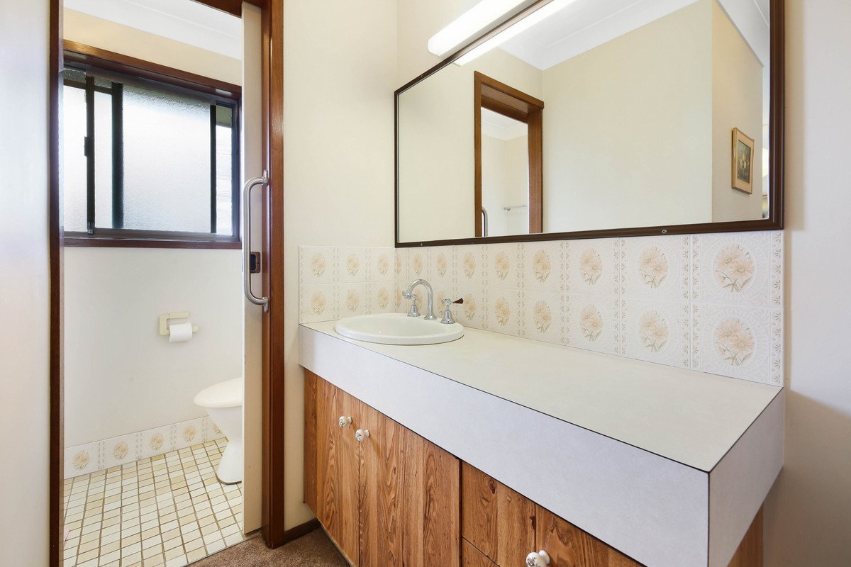 64 Burleigh Street Burleigh Waters 23