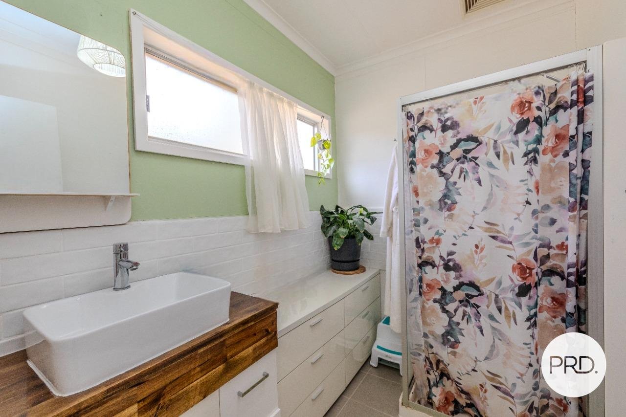 64 Chaffey Street MERBEIN 9