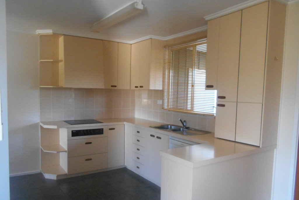 64 Clarke Street TUMUT 2