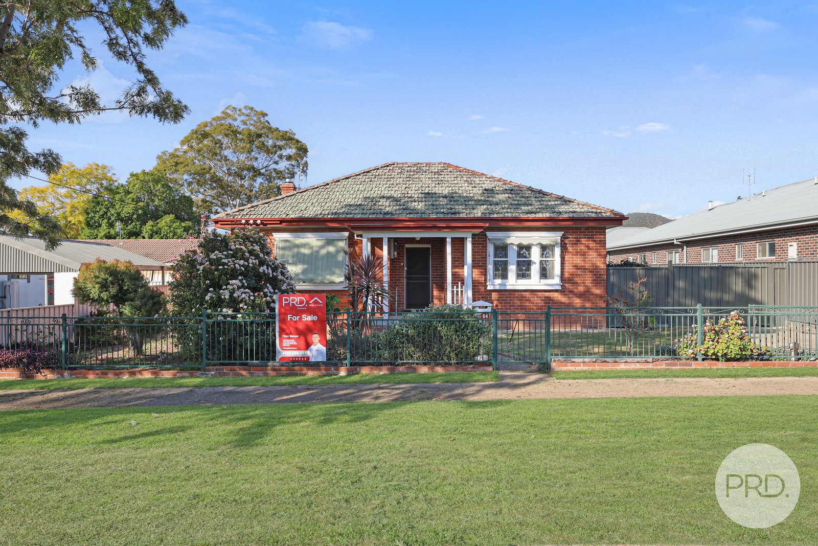 64 Denison Street TAMWORTH 1