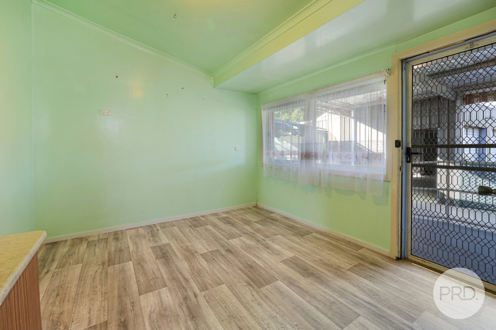 64 Denison Street TAMWORTH 4