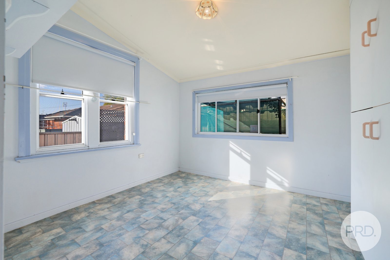 64 Denison Street TAMWORTH 16