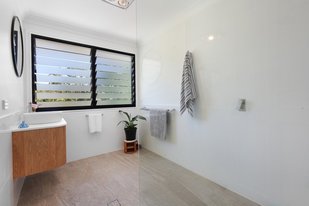 64 Fenton Drive Tallebudgera 27