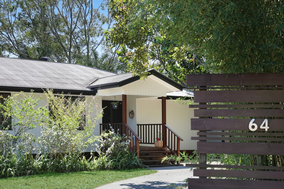64 Fenton Drive Tallebudgera 2