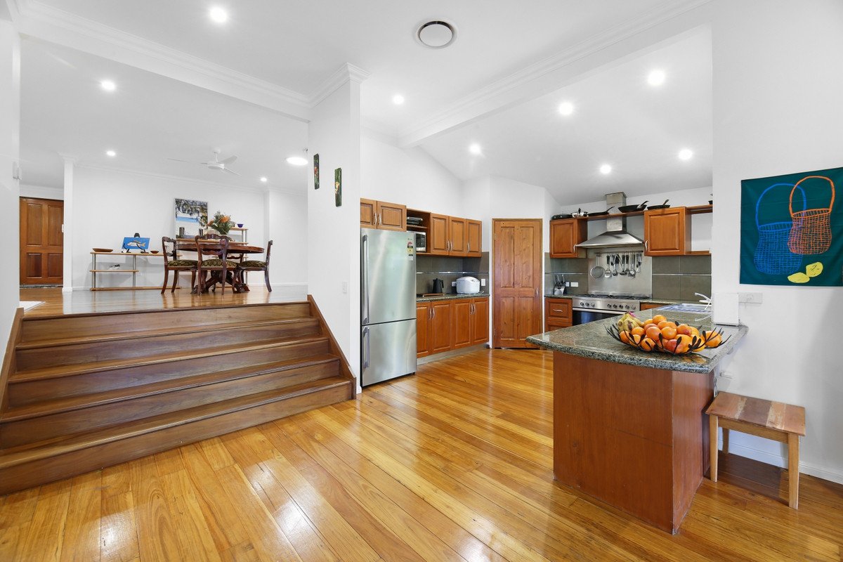 64 Fenton Drive Tallebudgera 9