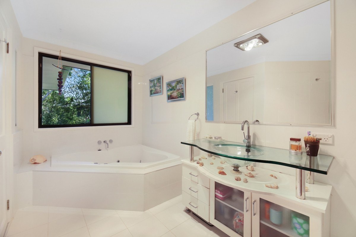 64 Fenton Drive Tallebudgera 23