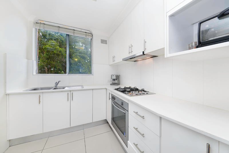 6/4 Grace Campbell Crescent HILLSDALE 2