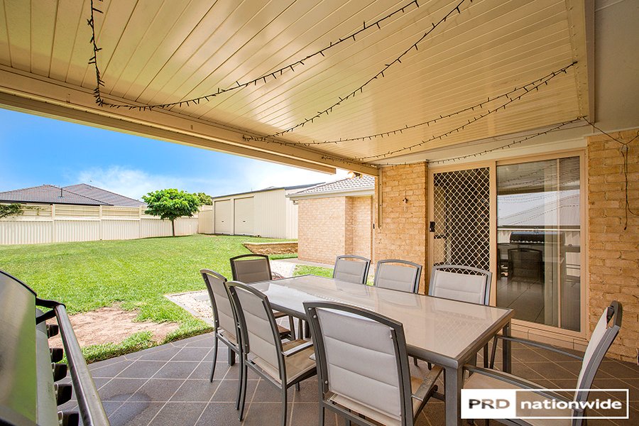 64 Grant Street TAMWORTH 2