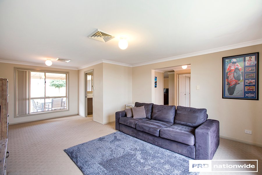 64 Grant Street TAMWORTH 4