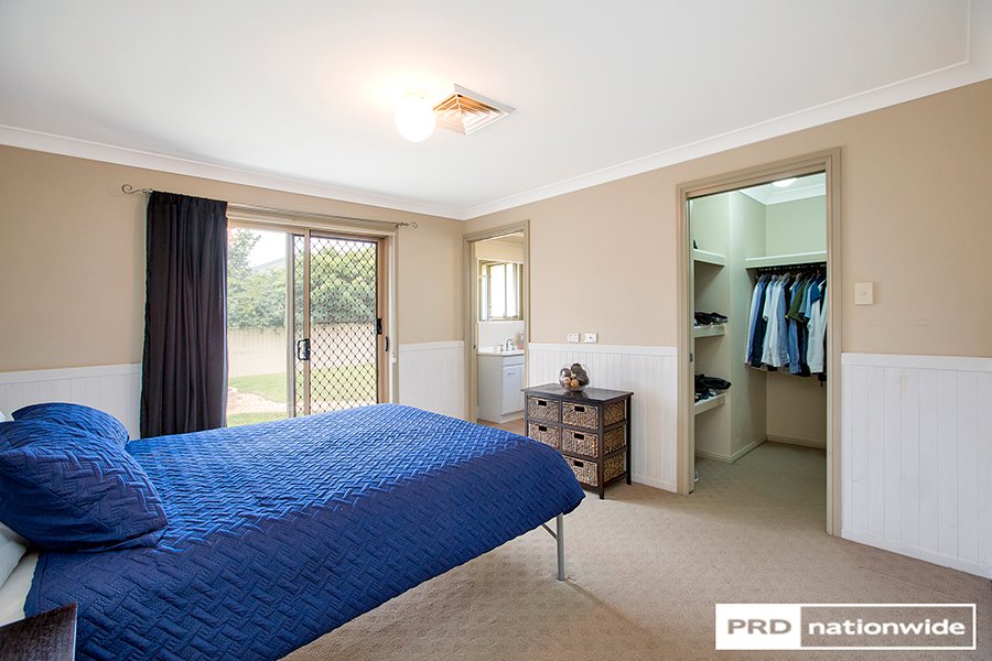 64 Grant Street TAMWORTH 9