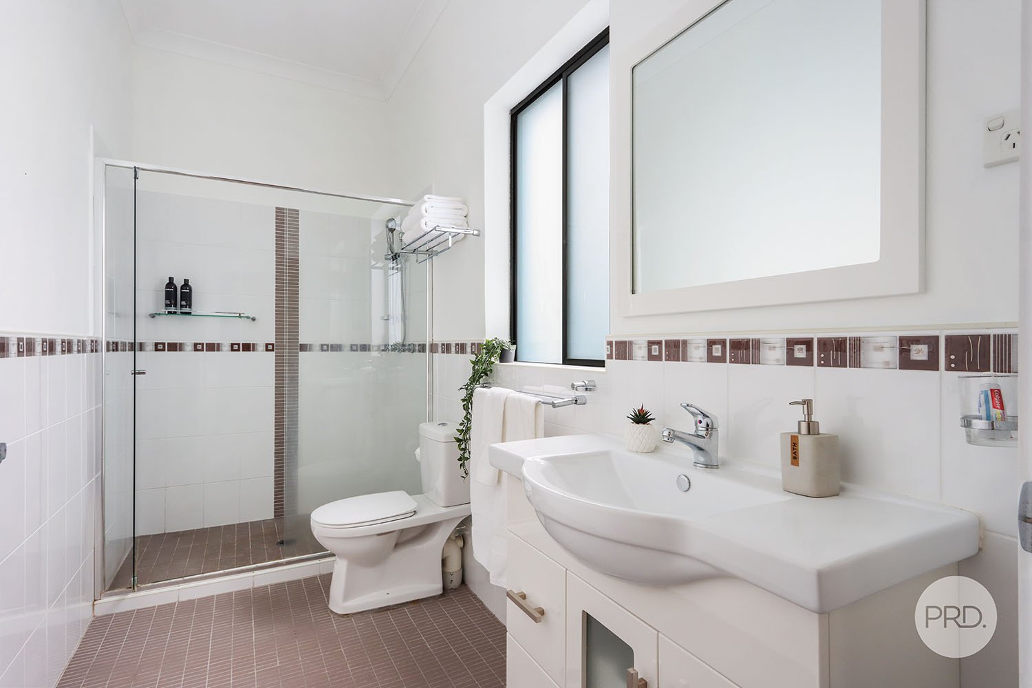 64 Gungah Bay Road OATLEY 13