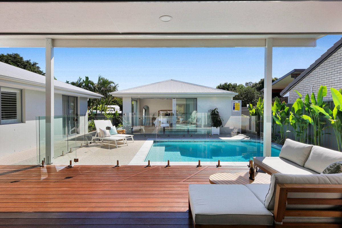 64 Honeyeater Drive Burleigh Waters 2