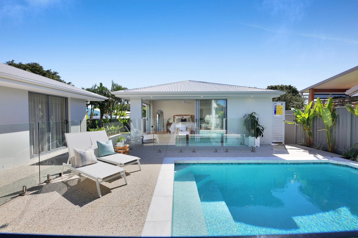 64 Honeyeater Drive Burleigh Waters 24