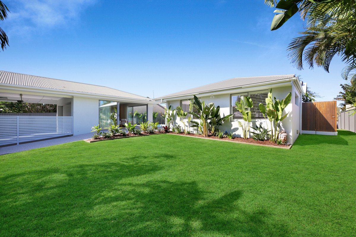 64 Honeyeater Drive Burleigh Waters 27