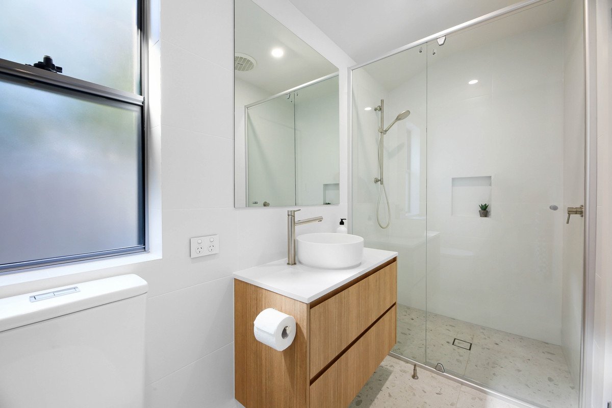 64 Honeyeater Drive Burleigh Waters 35