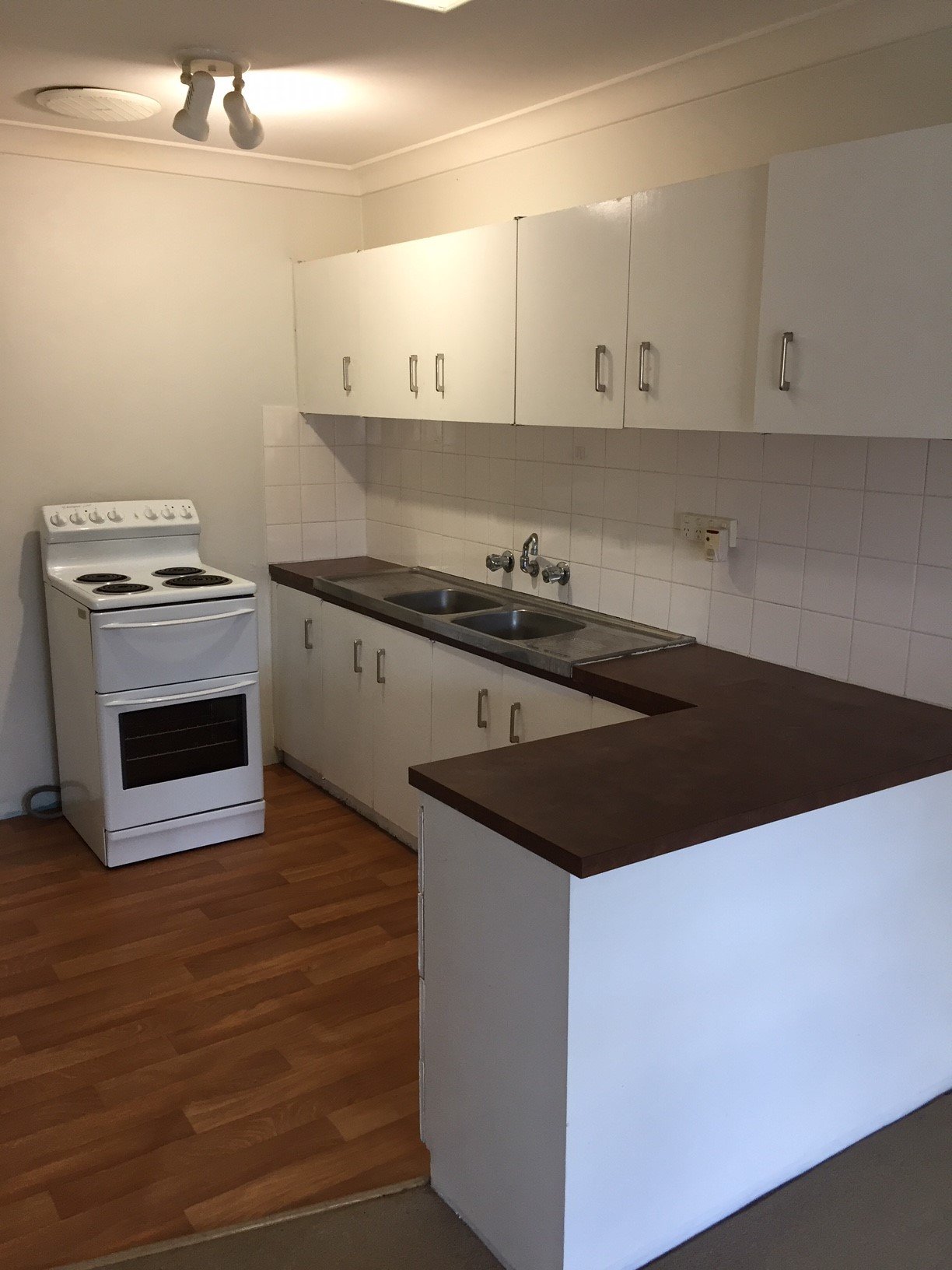 6/4 John Tipping Grove PENRITH 2