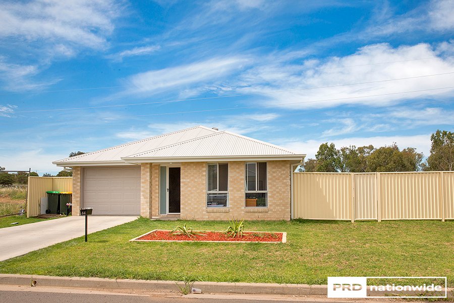 64 Kenny Drive TAMWORTH 13