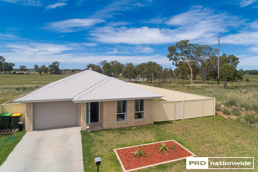 64 Kenny Drive TAMWORTH 20
