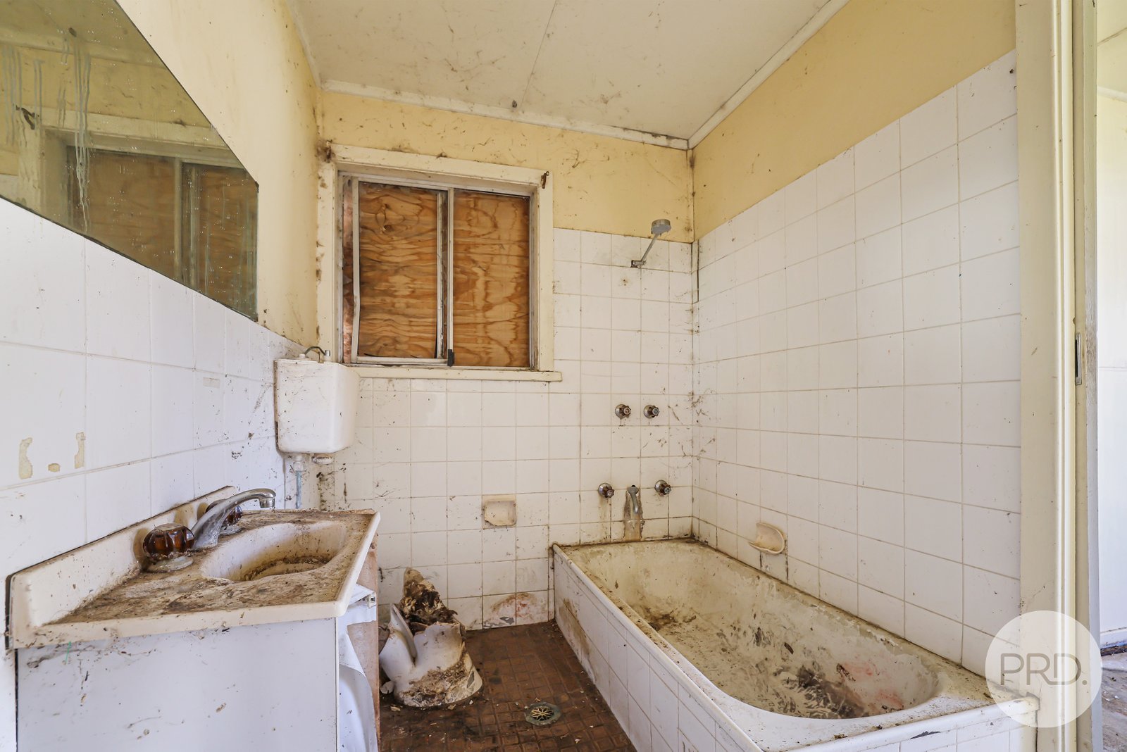 64 Learmonth Street WILLOW TREE 14