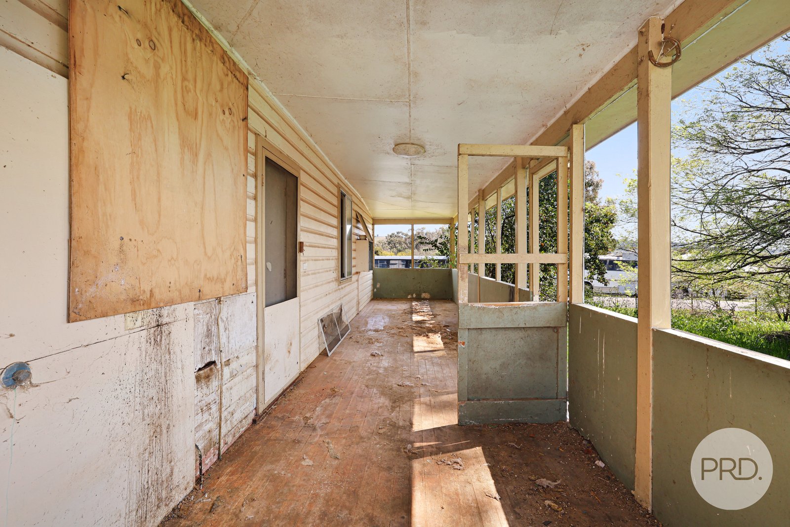 64 Learmonth Street WILLOW TREE 16