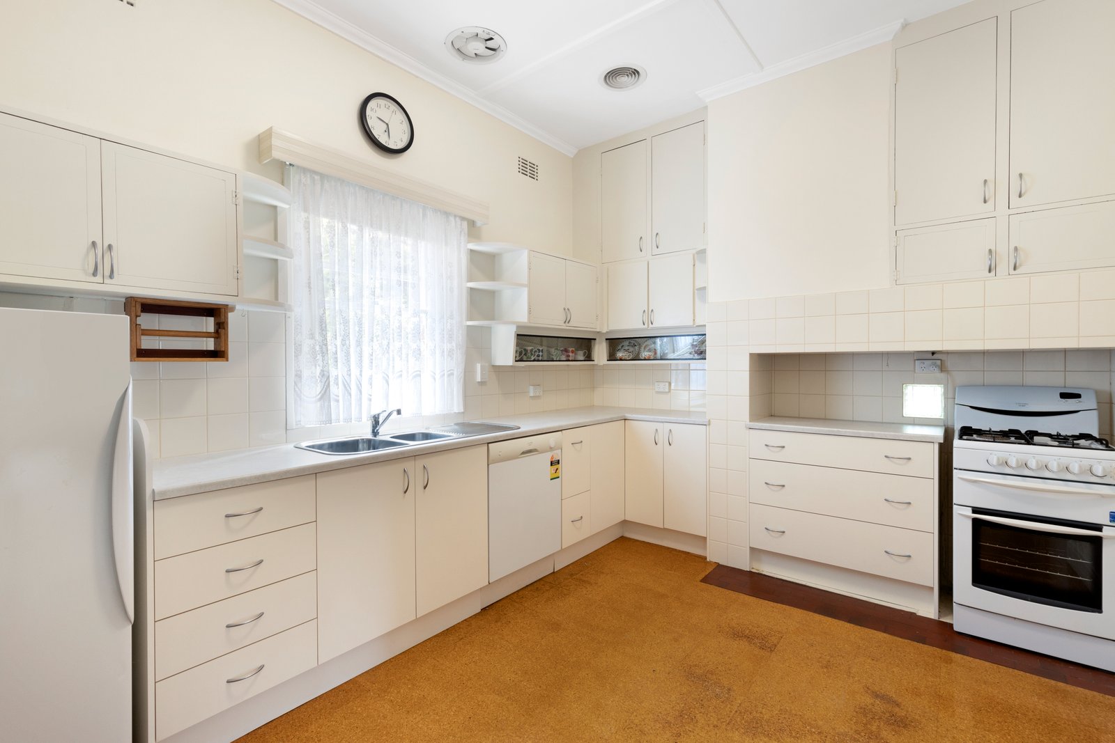 64 Leila Road, Carnegie, VIC