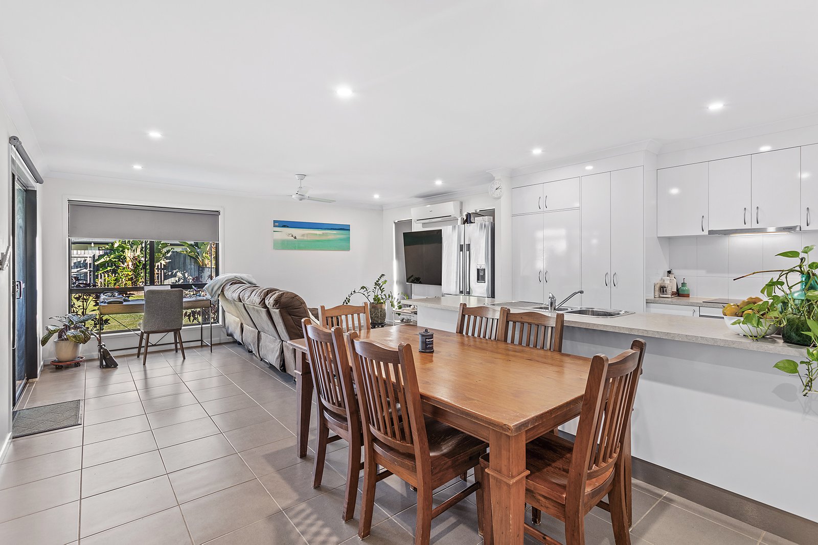 64 Macarthur Drive CANNONVALE 3