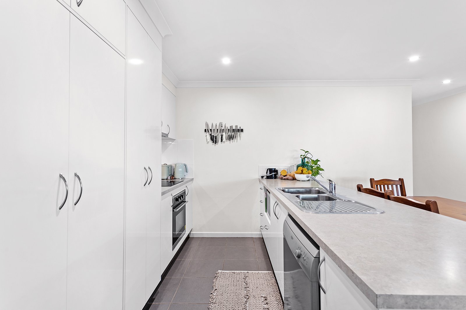 64 Macarthur Drive CANNONVALE 4